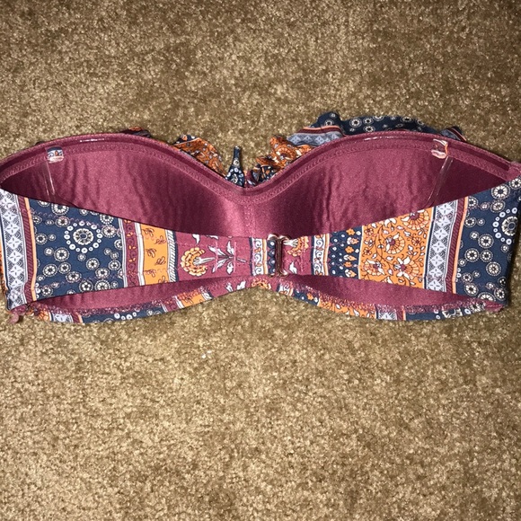 Strapless H&M bathing suit top - Picture 2 of 3